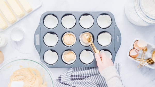 Easy Vanilla Cupcakes